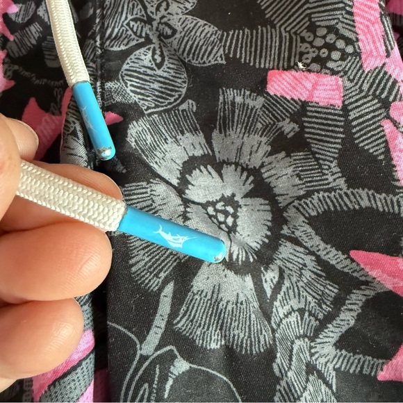 Tommy Bahama Swim Trunk Size Medium Paradise Pink Floral Print Beach Vacation - Picture 3 of 6